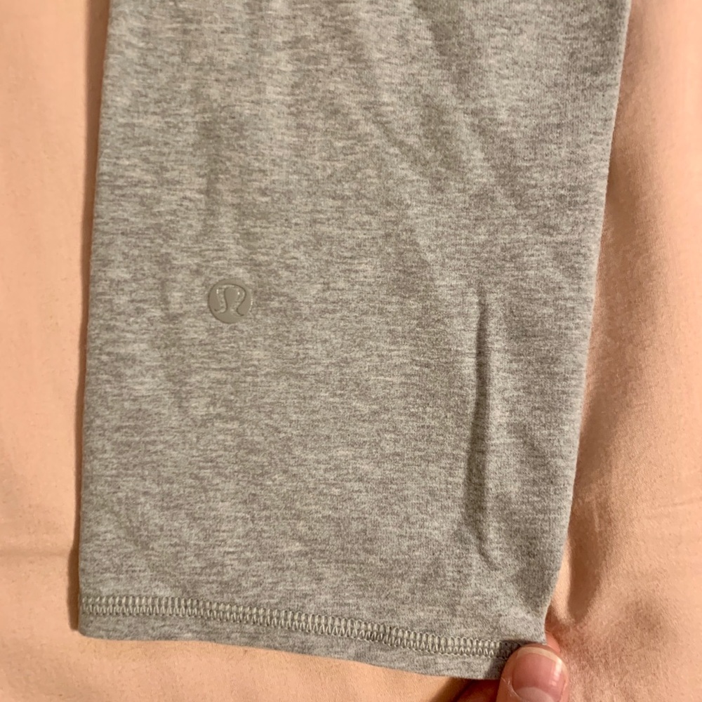 Grey Lululemon high waisted crop leggings - Picture 3 of 3